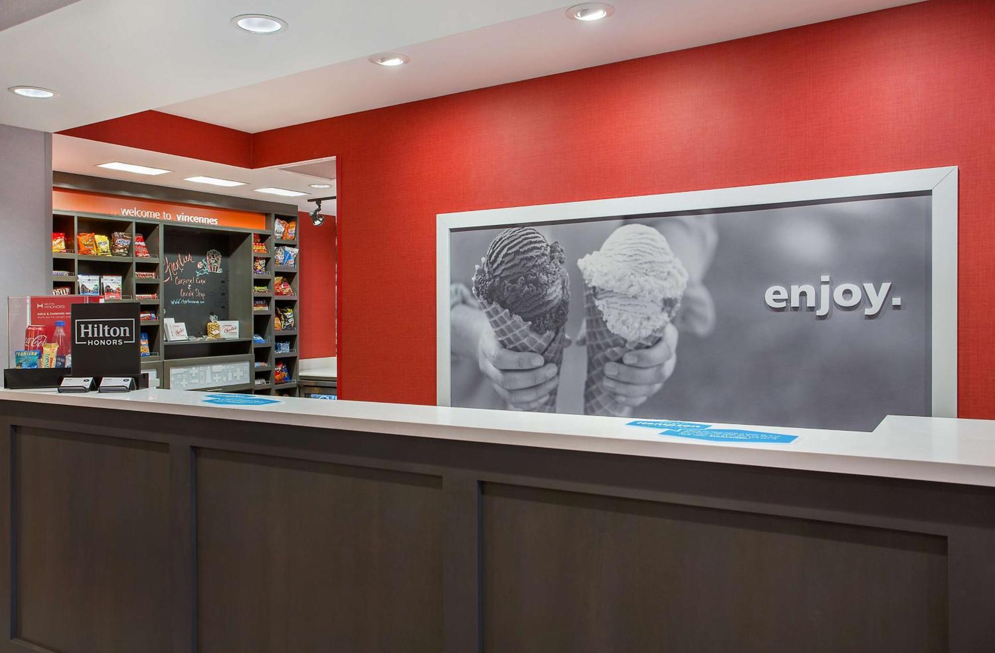 Hampton Inn Vincennes Eksteriør billede